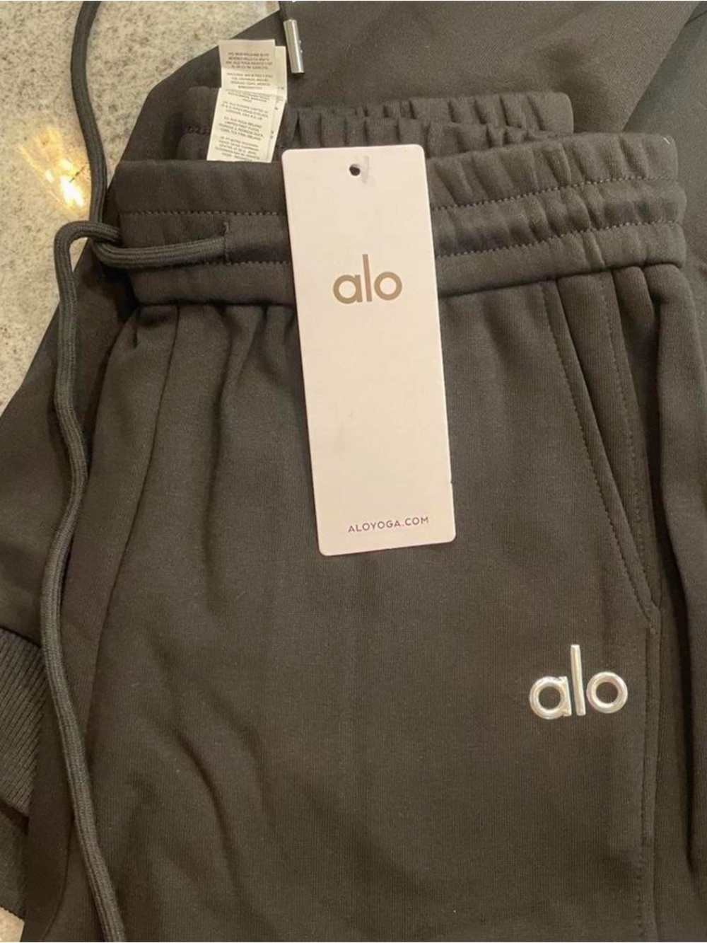 ALO Yoga Dark Quarter Zip and Sweat set - Picture 3 of 3